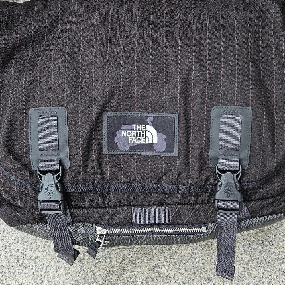 RARE North Face Fausto Crossbody Cycling Messenger Bag Black Moto Pack Backpack